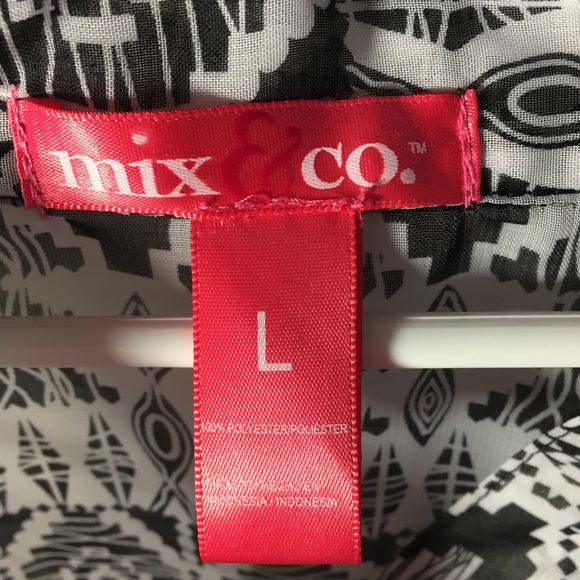 Black and White pattern Swinsuit Cover Up - Picture 5 of 5